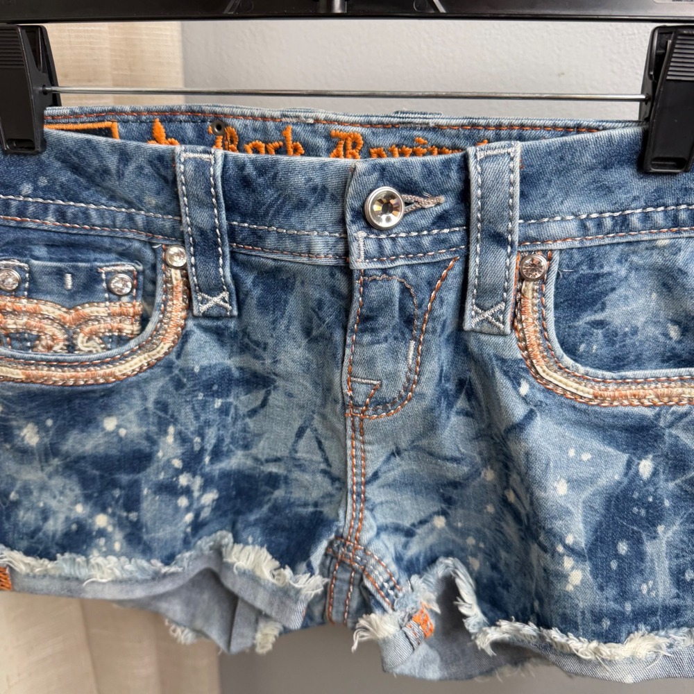 NWOT Rock Revival Kira Denim Shorts Embellished Acid Wash Sequins Blue Womens 25 - Picture 3 of 8
